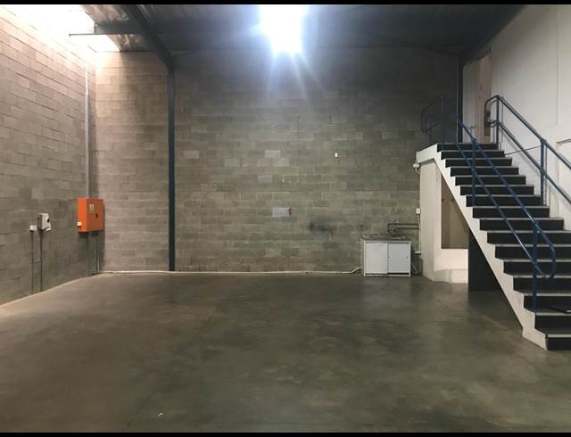 224M² WAREHOUSE TO LET IN EASTGATE