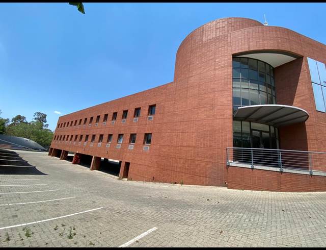 3,229M² WAREHOUSE TO LET IN HALFWAY HOUSE