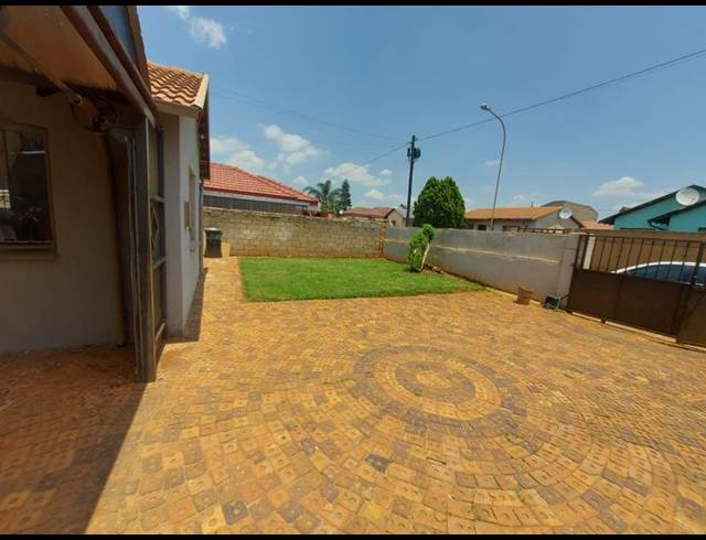 3 BEDROOM PROPERTY TO RENT IN PROTEA GLEN