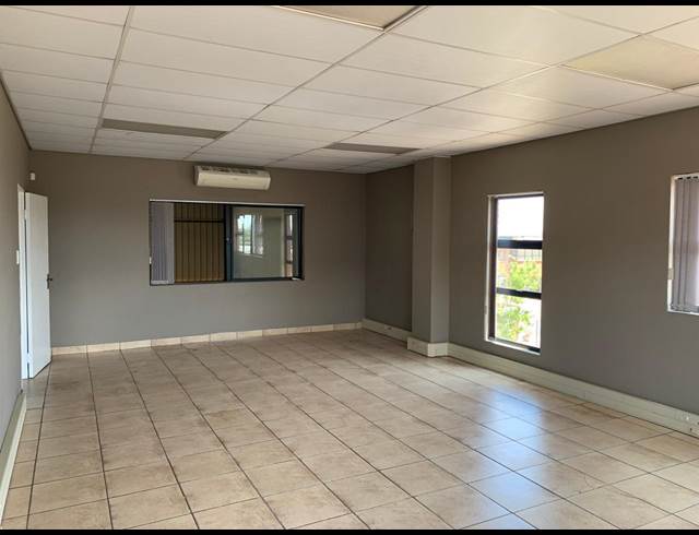 470M² WAREHOUSE TO LET IN HONEYDEW