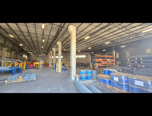 2,600M² WAREHOUSE TO LET IN LANSERIA