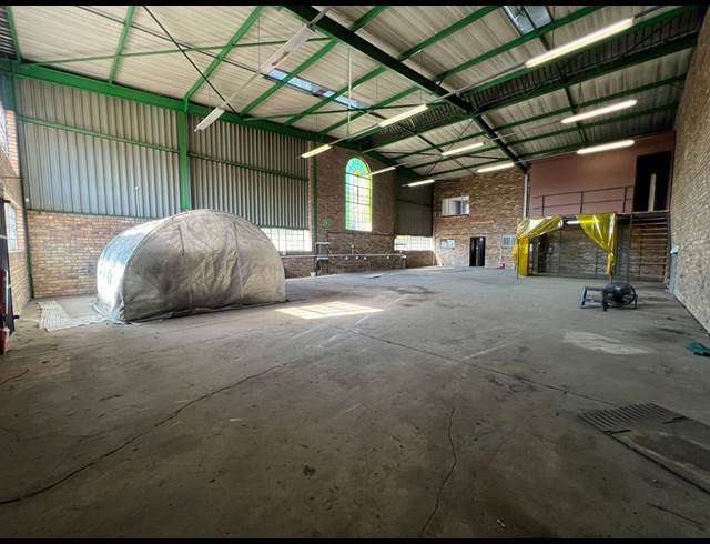 306M² WAREHOUSE TO LET IN HENNOPSPARK