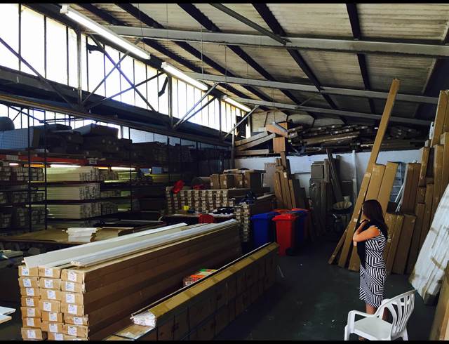555M² WAREHOUSE TO LET IN PAARDEN EILAND
