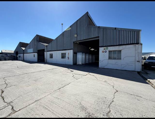 1,750M² WAREHOUSE TO LET IN BLACKHEATH INDUSTRIAL
