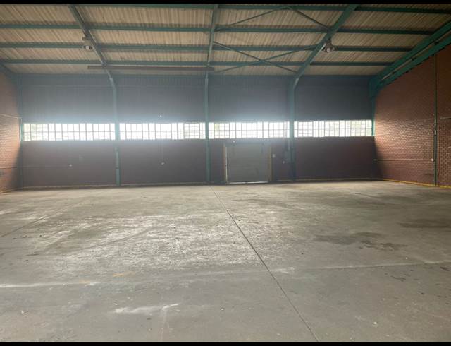 400M² WAREHOUSE TO LET IN KIRKNEY