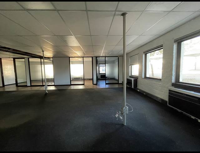 700M² OFFICE TO LET IN BRYANSTON