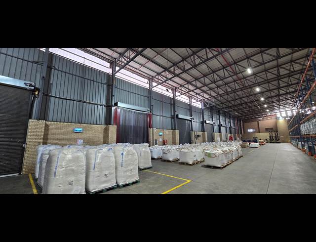 9,700M² WAREHOUSE TO LET IN NORTH RIDING