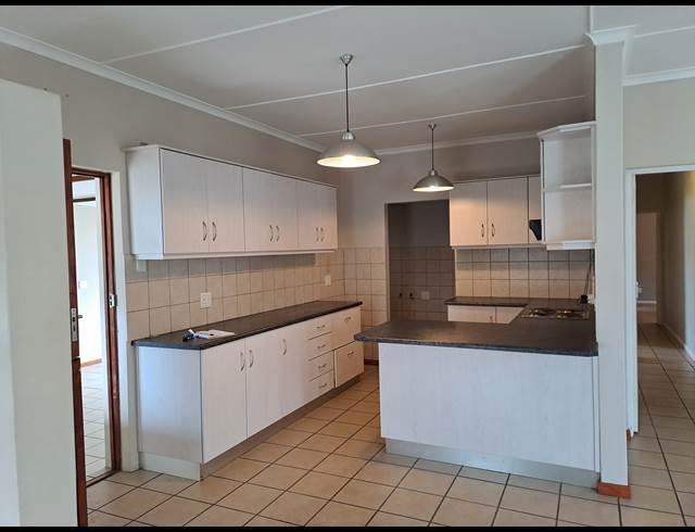 3 bed property to rent in REUNION PARK