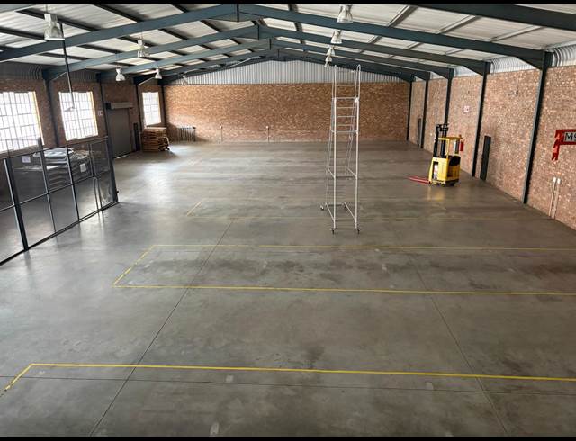 1,000M² WAREHOUSE TO LET IN STEELEDALE