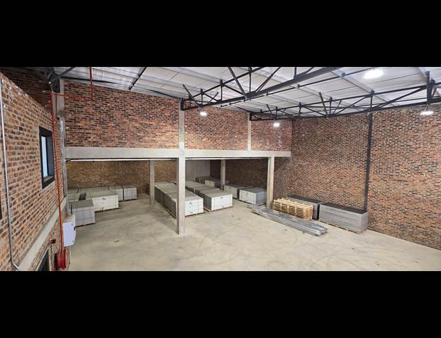 527M² WAREHOUSE TO LET IN LANSERIA