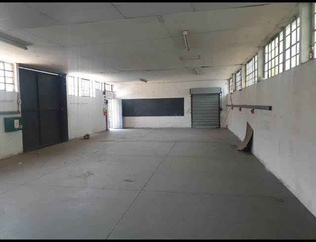 150M² WAREHOUSE TO LET IN ISANDO