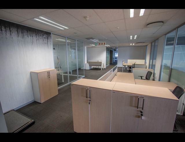 1,388M² OFFICE TO LET IN SANDTON CENTRAL