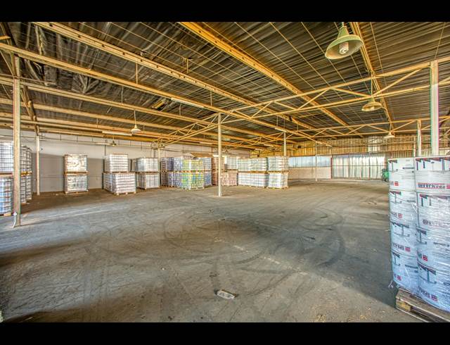 1,500M² WAREHOUSE TO LET IN WYNBERG