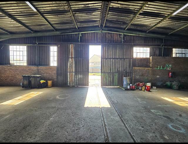 1,000M² WAREHOUSE TO LET IN BOKSBURG EAST