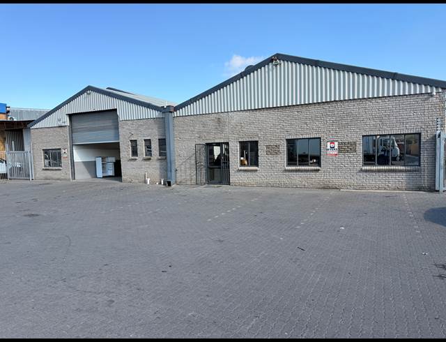 1,205M² WAREHOUSE TO LET IN BEACONVALE