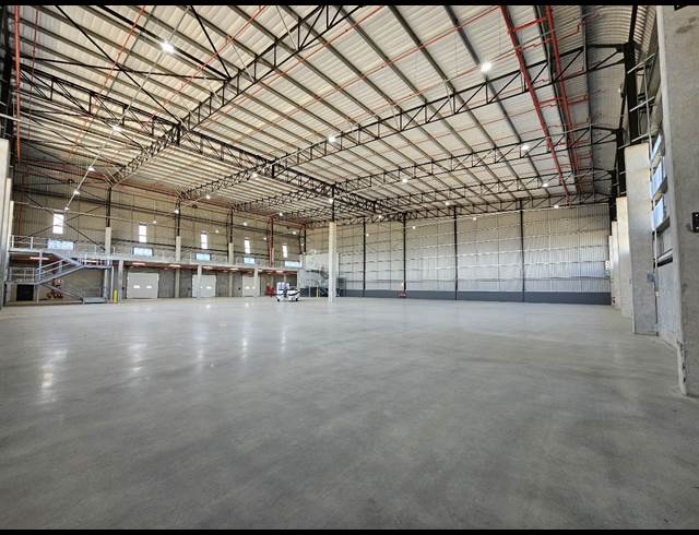 2,322M² WAREHOUSE TO LET IN ATLANTIC HILLS
