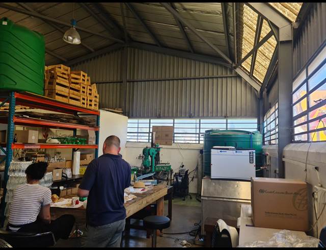 160M² WAREHOUSE TO LET IN RETREAT