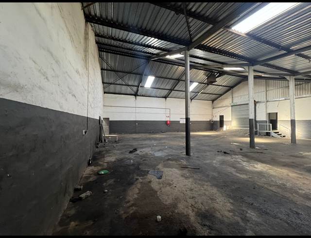 422M² WAREHOUSE TO LET IN SEBENZA