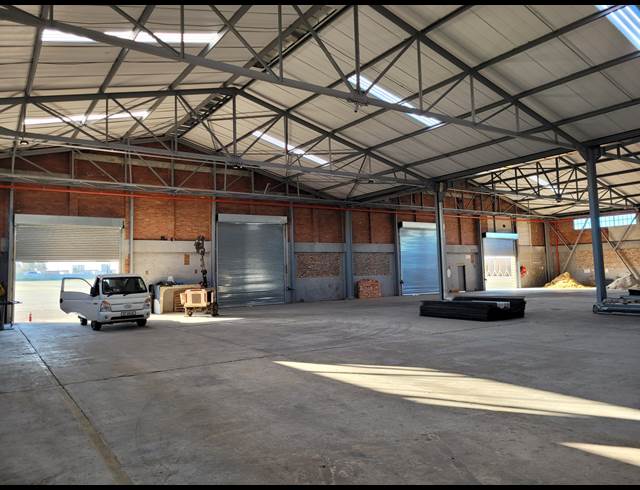 5,444M² WAREHOUSE TO LET IN MAITLAND