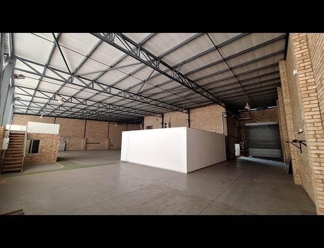963M² WAREHOUSE TO LET IN NORTH RIDING