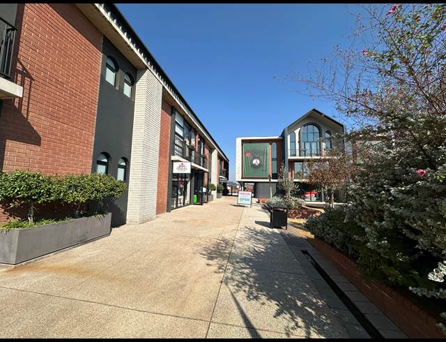 23M² OFFICE TO LET IN ROOIHUISKRAAL NORTH