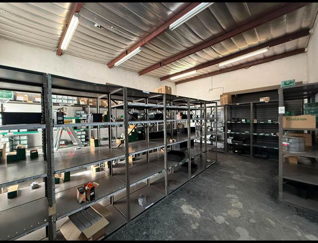 1,253M² WAREHOUSE TO LET IN FERNDALE