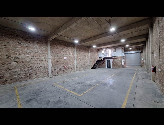 310M² WAREHOUSE TO LET IN LASER PARK