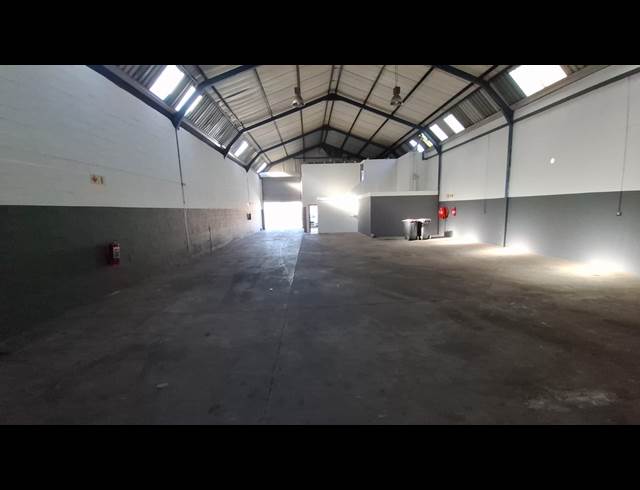 350M² WAREHOUSE RENTED IN STIKLAND INDUSTRIAL