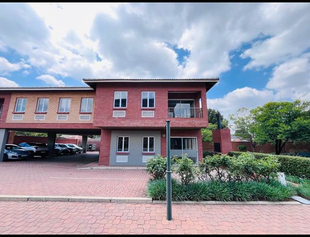366M² OFFICE TO LET IN FOURWAYS