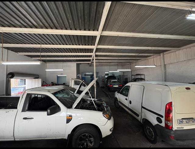 360M² WAREHOUSE TO LET IN GERMISTON CENTRAL