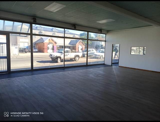 1,047M² SHOWROOM TO LET IN DIEP RIVER