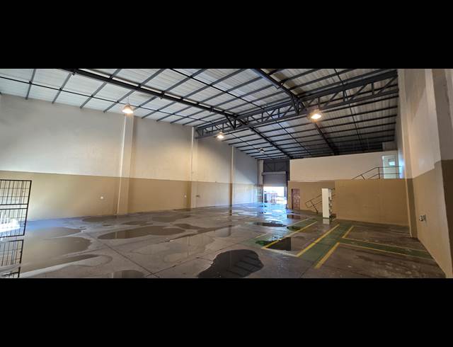 451M² WAREHOUSE TO LET IN STORMILL