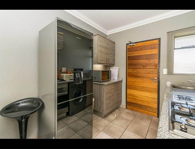 2 BEDROOM APARTMENT RENTED IN NOORDWYK