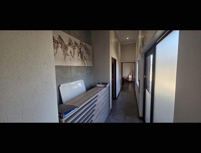 122M² OFFICE TO LET IN SONHEUWEL