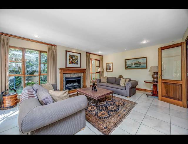 4 BEDROOM HOUSE TO LET IN DAINFERN GOLF ESTATE