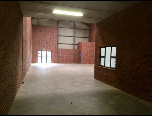 337M² WAREHOUSE TO LET IN FERNDALE
