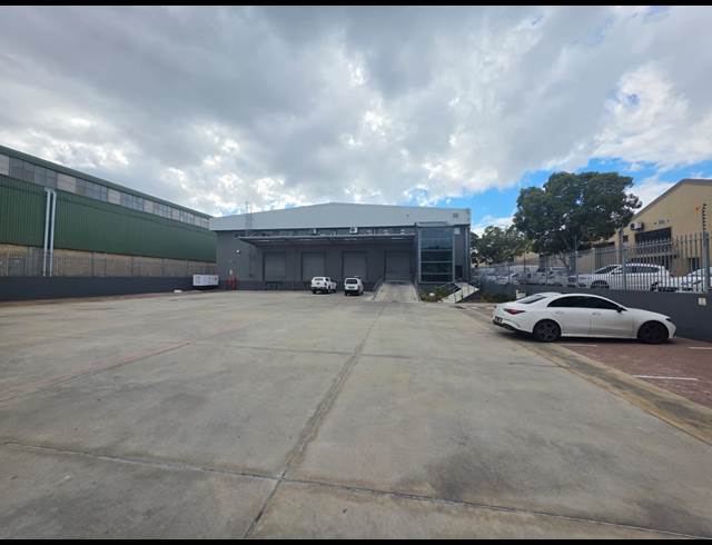 5,142M² WAREHOUSE TO LET IN MARCONI BEAM INDUSTRIA
