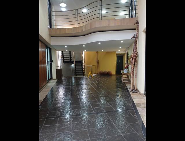 175.32M² OFFICE TO LET IN WESTVILLE