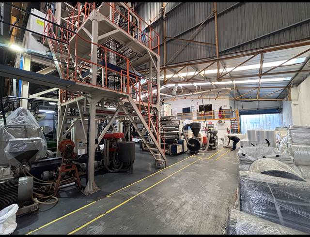 1,101M² WAREHOUSE TO LET IN SPRINGFIELD
