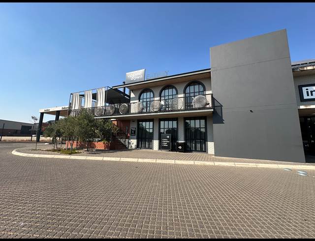 62M² OFFICE TO LET IN ROOIHUISKRAAL NORTH