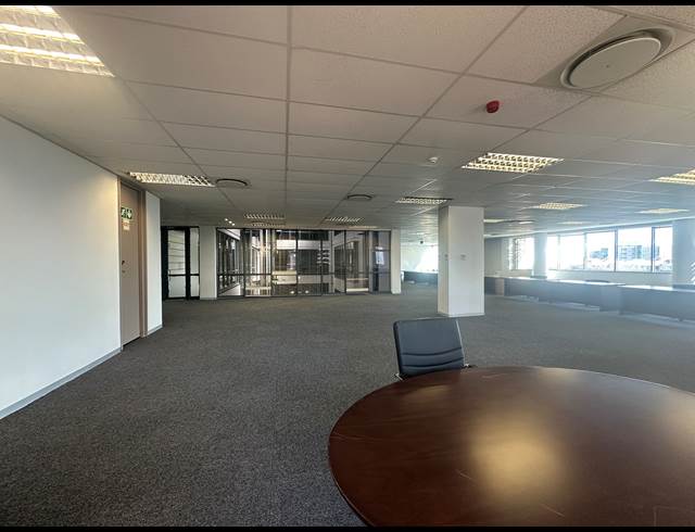 379M² OFFICE TO LET IN SANDTON CENTRAL