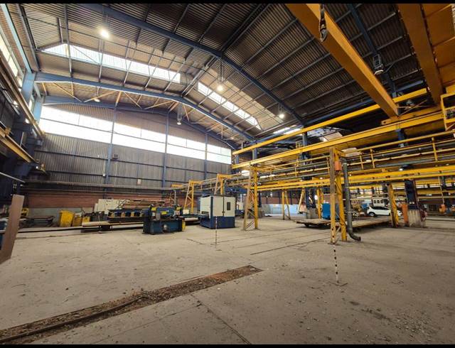 3,240M² WAREHOUSE TO LET IN ROODEKOP