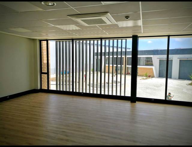 565M² WAREHOUSE TO LET IN STIKLAND INDUSTRIAL