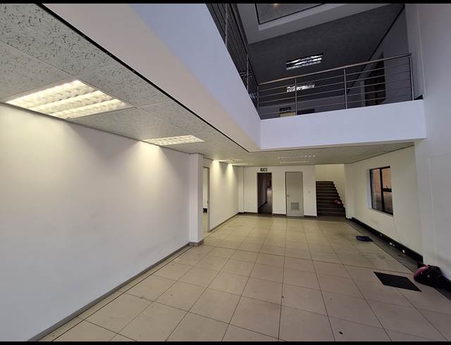 2,350M² WAREHOUSE TO LET IN NORTH RIDING