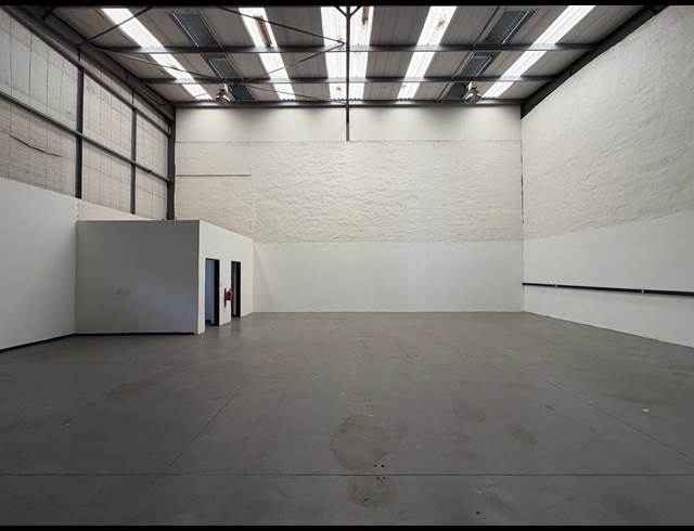 328M² WAREHOUSE TO LET IN HALFWAY HOUSE