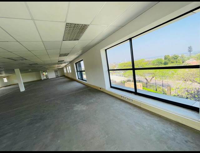 586M² OFFICE TO LET IN VORNA VALLEY