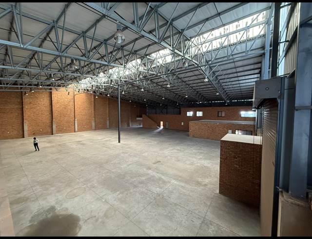 2,500M² WAREHOUSE TO LET IN LASER PARK