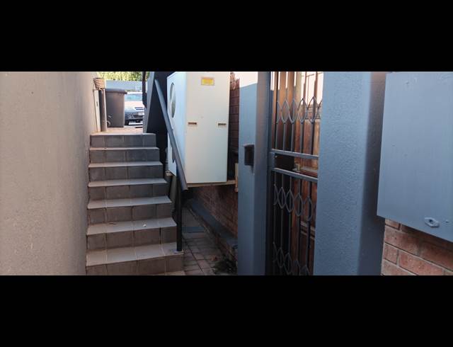132M² OFFICE TO LET IN SONHEUWEL