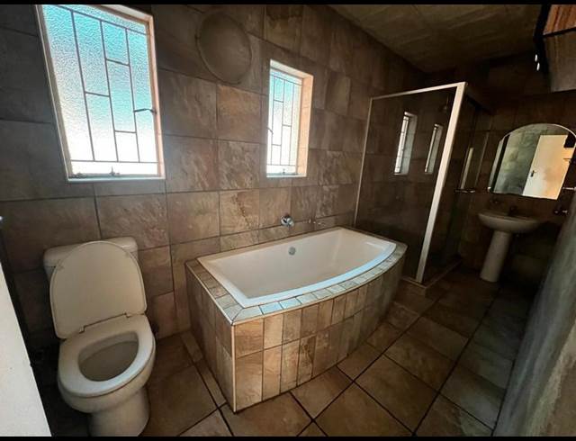 3 BEDROOM PROPERTY TO RENT IN DALPARK EXT 11