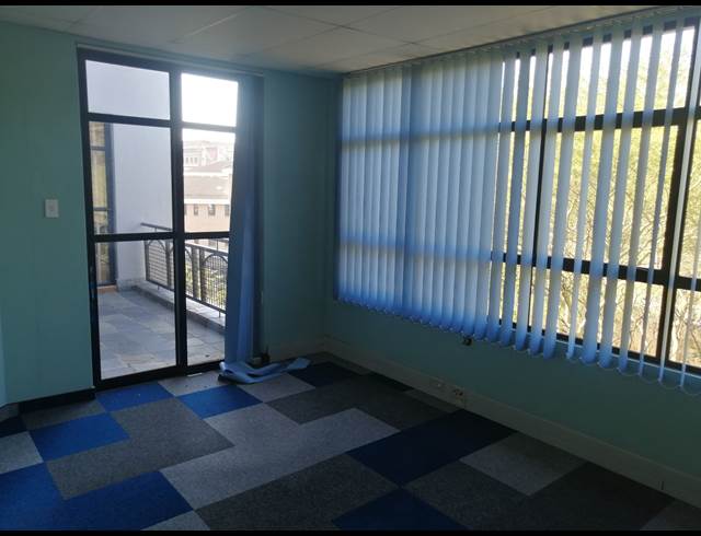 204.82M² OFFICE TO LET IN WESTVILLE